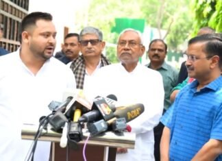 तेजस्वी के साथ केजरीवाल से मुलाकात कर बोले नीतीश, चुनी सरकार के अधिकार को कैसे सकते हैं हटा केजरीवाल से मुलाकात