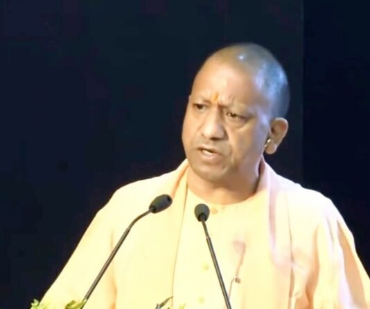 किसानों के परिश्रम से यूपी बन रहा देश में आर्थिक महाशक्ति: योगी आदित्यनाथ आर्थिक महाशक्ति