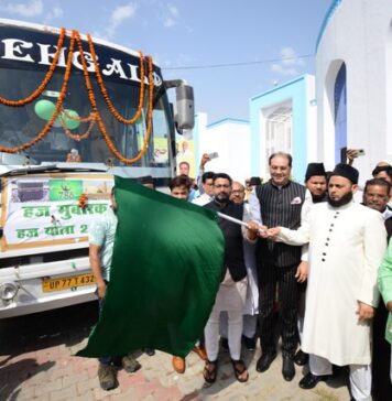 हज यात्रियों का जत्‍था