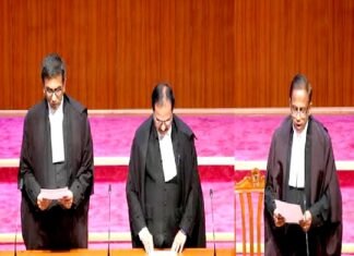 जजों ने ली शपथ