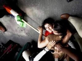 दिल्ली पुलिस की बर्बरता