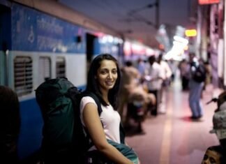 दूसरे के टिकट पर यात्रा