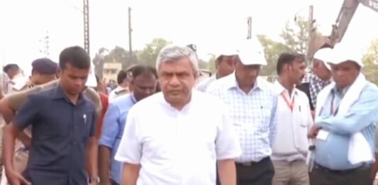 भीषण तीन ट्रेन हादसे