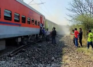ट्रेन में लगी आग