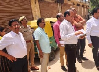 LDA की दुकानों पर सुपरवाइजर ने कराया कब्जा, दर्ज होगा मुकदमा, अवैध निर्माण कराने वाले इंजीनियर व 32 भवनों के प्रति लापरवाह बाबू समेत तीन अन्य पर भी VC ने की कार्रवाई अवैध निर्माण