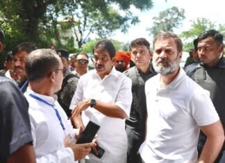 मणिपुर में रोका गया राहुल गांधी का काफिला तो कांग्रेस बोली ये ‘दुर्भाग्यपूर्ण’, नरेंद्र मोदी ने चुप्पी तोड़ने की नहीं उठाई जहमत मणिपुर पुलिस