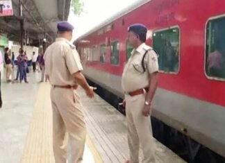 मुंबई जा रही ट्रेन में RPF जवान ने खेली खून की होली, दरोगा के अलावा तीन यात्रियों की भी गोली मारकर ली जान, दहशत जवान ने की फायरिंग