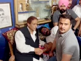 हमले के बाद चंद्रशेखर का हाल जानने घर पहुंचे आजम खान ने कहा, जाको राखे साईंया मार सके ना कोय आजम खान ने जाना हाल