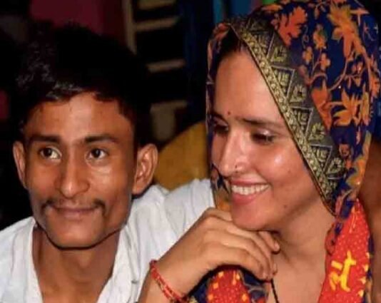 सोशल मीडिया सनसनी सीमा हैदर व सचिन को UP ATS ने पूछताछ के लिए हिरासत में लिया सीमा हैदर