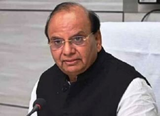 वीके सक्सेना को झटका