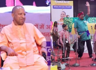 यूनिफार्म व जूते-मोजे