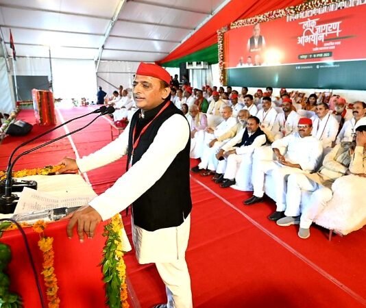 अखिलेश का बुल्‍डोजर