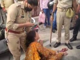 बागपत की युवती ने की विधानसभा के सामने जान देने की कोशिश, कहा हत्या के चार महीने बाद भी पुलिस नहीं कर रही दोषियों पर कार्रवाई आत्मदाह की कोशिश