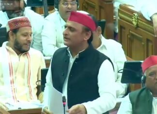अखिलेश का हमला