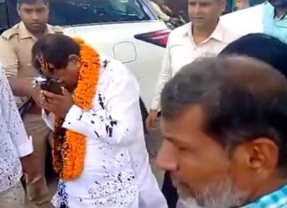 चुनाव प्रचार के दौरान भाजपा प्रत्याशी दारा सिंह चौहान पर फेंकी गई स्याही, लगे ‘मुर्दाबाद’ के नारे दारा सिंह चौहान