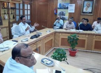 दिल्ली-मुंबई की तरह लखनऊ में भी मेट्रो लाइन के आस-पास बनेंगी मल्टी स्टोरी बिल्डिंग, डेवलपर्स को LDA देगा पांच FAR की मंजूरी ट्रांजिट ओरिएंटेड डेवलपमेंट