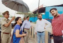 खेती की जमीन पर कारखाना