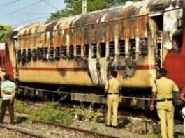 लखनऊ से रामेश्वरम जा रही ट्रेन के टूरिस्ट कोच में लगी भीषण आग, नौ श्रद्धालुओं की दर्दनाक मौत, दर्जनों घायल मदुरई रेलवे स्टेशन