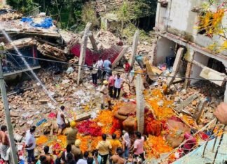पटाखा फैक्ट्री में विस्फोट से आठ की मौत, कई घायल, दूर तक बिखरे शवों के चिथड़े, मलबे में बदला मकान पटाखा फैक्ट्री