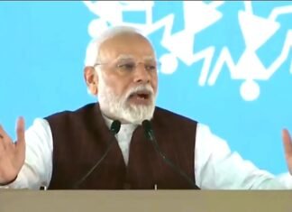 बुंदेलखंड की जनता से बोले PM मोदी, ये है वीरों की धरती, मुझे मिला आपके दर्शन का सौभाग्य परियोजनाओं का शिलान्यास