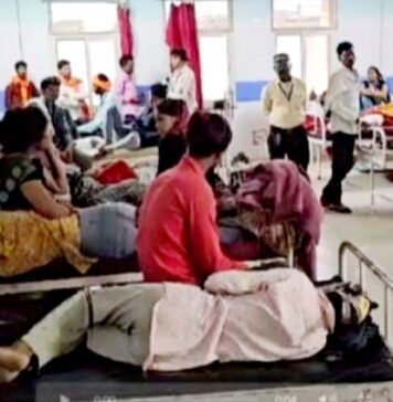 भाजपा कार्यकर्ताओं को महाकुंभ ले जा रही बस खड़े ट्रक से टकराई , 39 घायल खड़े ट्रक से टकराई बस