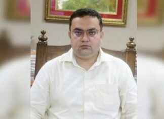 डीएम ललितपुर अक्षय त्रिपाठी