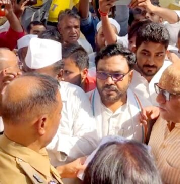 नहीं मिले आजम खान