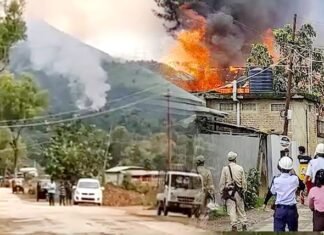 मणिपुर में फिर भड़की हिंसा, उपद्रवियों ने घरों में लगाई आग भड़की हिंसा