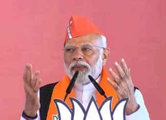 जनसभा में मोदी
