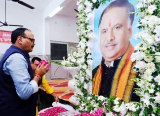 आशुतोष टंडन को श्रद्धांजलि