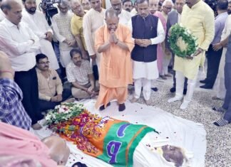 आशुतोष टंडन का निधन