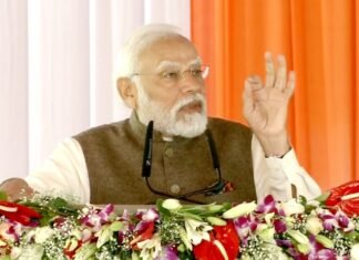काशी में स्वर्वेद मंदिर का उद्घाटन कर बोले PM मोदी, विरासत-विकास की पटरी पर तेज गति से बढ़ रहा भारत स्वर्वेद महामंदिर