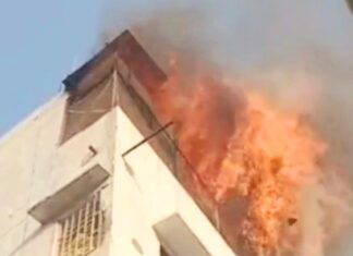 अमीनाबाद में आग