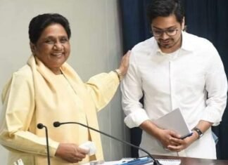 मायावती ने भतीजे आकाश आनंद को घोषित किया अपना उत्तराधिकारी, सौंपी जिम्मेदारी मायावती का उत्तराधिकारी