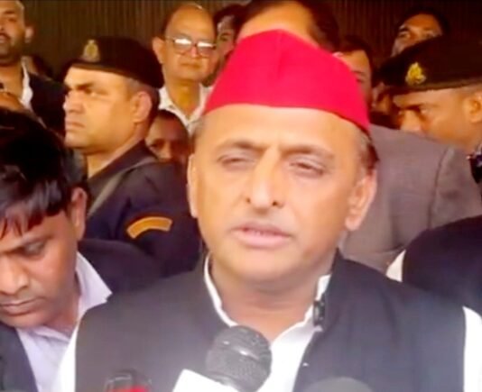 अखिलेश का योगी सरकार पर निशाना, “अस्पतालों में दवाएं न डॉक्टर, एंबुलेंस भी नहीं पहुंच रहीं समय पर” अस्पतालों में दवाएं