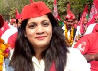सपा प्रवक्ता पद से इस्तीफा दे जेबा यास्मीन ने कहा, “अल्पसंख्यक भर-भरकर देते हैं समाजवादी पार्टी को वोट, बदले में मिलती है निराशा” जेबा यास्मीन