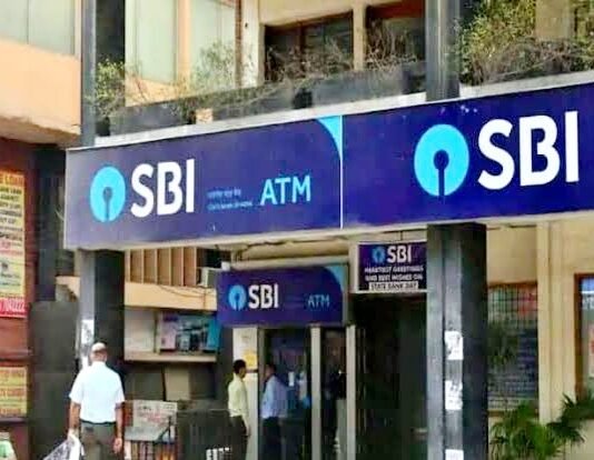 SBI का ग्राहकों को झटका, लोन लेना व चुकाना कर दिया महंगा एसबीआइ लोन