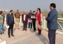 निरीक्षण में कमिश्नर को वेटलैंड के काम व पार्क के टेंडर में मिली गड़बड़ी, LDA इंजीनियर को दी प्रतिकूल प्रवृष्टि म्यूजिकल पार्क