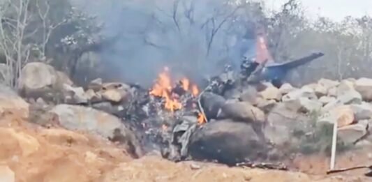 IAF का ट्रेनर विमान क्रैश, हादसे में दो पायलट्स की मौत ट्रेनर विमान क्रैश