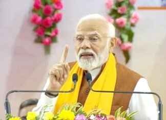 वाराणसी में बोले PM मोदी, युवा ही देश को नई ऊंचाइयों पर ले जाएगा काशी में मोदी