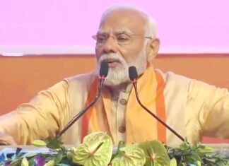 दस लाख करोड़ की परियोजनाओं का शुभारंभ कर बोले PM मोदी, यूपी में बना व्यापार, विकास व विश्वास का माहौल जीबीसी में प्रधानमंत्री