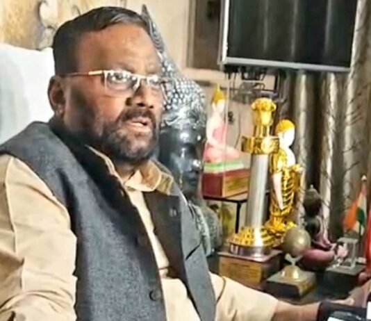 सपा की सदस्यता व विधान परिषद से इस्तीफा दे बोलें स्वामी प्रसाद मौर्य, समाजवादी विचारधारा के विपरीत जा रहे अखिलेश यादव स्वामी प्रसाद मौर्या