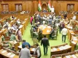 उपराज्यपाल के अभिभाषण में बाधा डालने पर भाजपा के सात विधायक विधानसभा बजट सत्र से निलंबित भाजपा के विधायक निलंबित