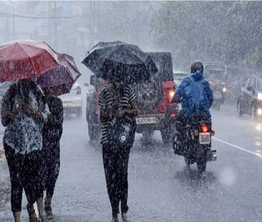 वाराणसी-लखनऊ समेत कई जिलों में आंधी के साथ बारिश, ओले भी गिरे मौसम विभाग