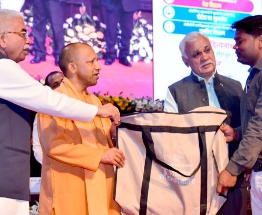 CM योगी ने कहा, राष्ट्र निर्माण अभियान से जोड़ युवाओं-उद्यमियों को विकास के पथ पर किया अग्रसर विश्वकर्मा श्रम सम्मान योजना