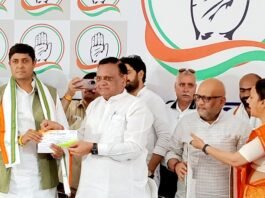 सपा छोड़ समर्थकों संग कांग्रेस में शामिल हो बोले उज्जव रमण सिंह, भाजपा को राष्ट्रीय स्तर पर कांग्रेस ही हरा सकती