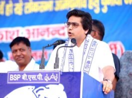 जनसभा में आकाश आनंद के निशाने पर चंद्रशेखर आजाद, कहा एक लोकसभा सीट के लिए हो रहा परेशान चंद्रशेखर आजाद आकाश आनंद