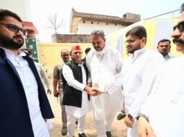 गाजीपुर में मुख्तार अंसारी के घर पहुंचे अखिलेश यादव, परिजनों को दी सांत्वना मुख्तार अंसारी अखिलेश यादव