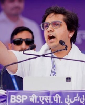 ‘अशोक सिद्धार्थ के राजनीति से संन्यास लेने पर करेंगे आकाश आनंद को BSP की जिम्मेदारियां वापस देने पर विचार’, मायावती ने भतीजे के सामने रखी बड़ी शर्त आकाश आनंद