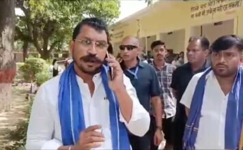 ‘मतदान के बीच चंद्रशेखर ने लगाया गड़बड़ी का आरोप, कहा ‘भाजपा नेताओं के दबाव में काम कर रहे अधिकारी’